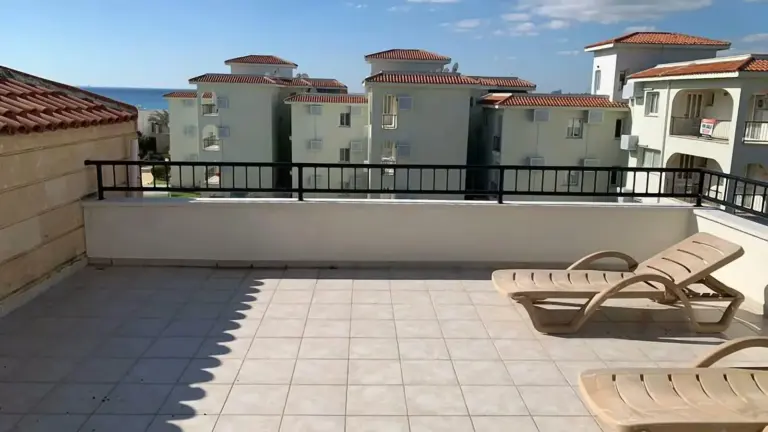 Penthouse — Sunrise Plajı