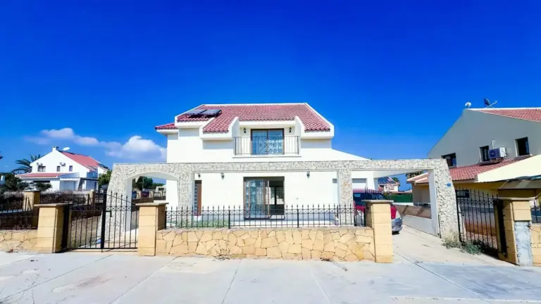 Villa — Villa's Kumyalı